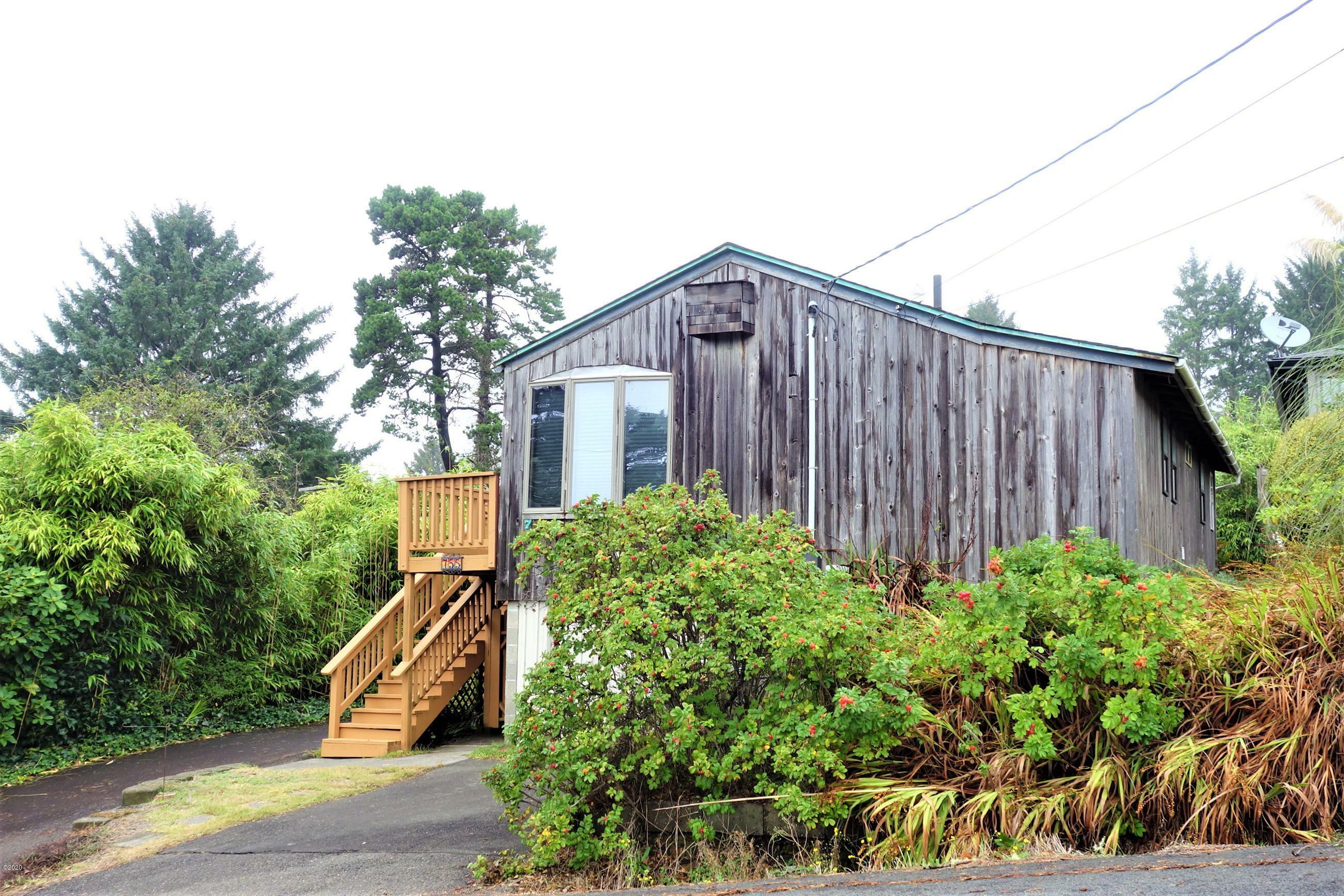 Property Photo: 755 3rd Street OR 97369