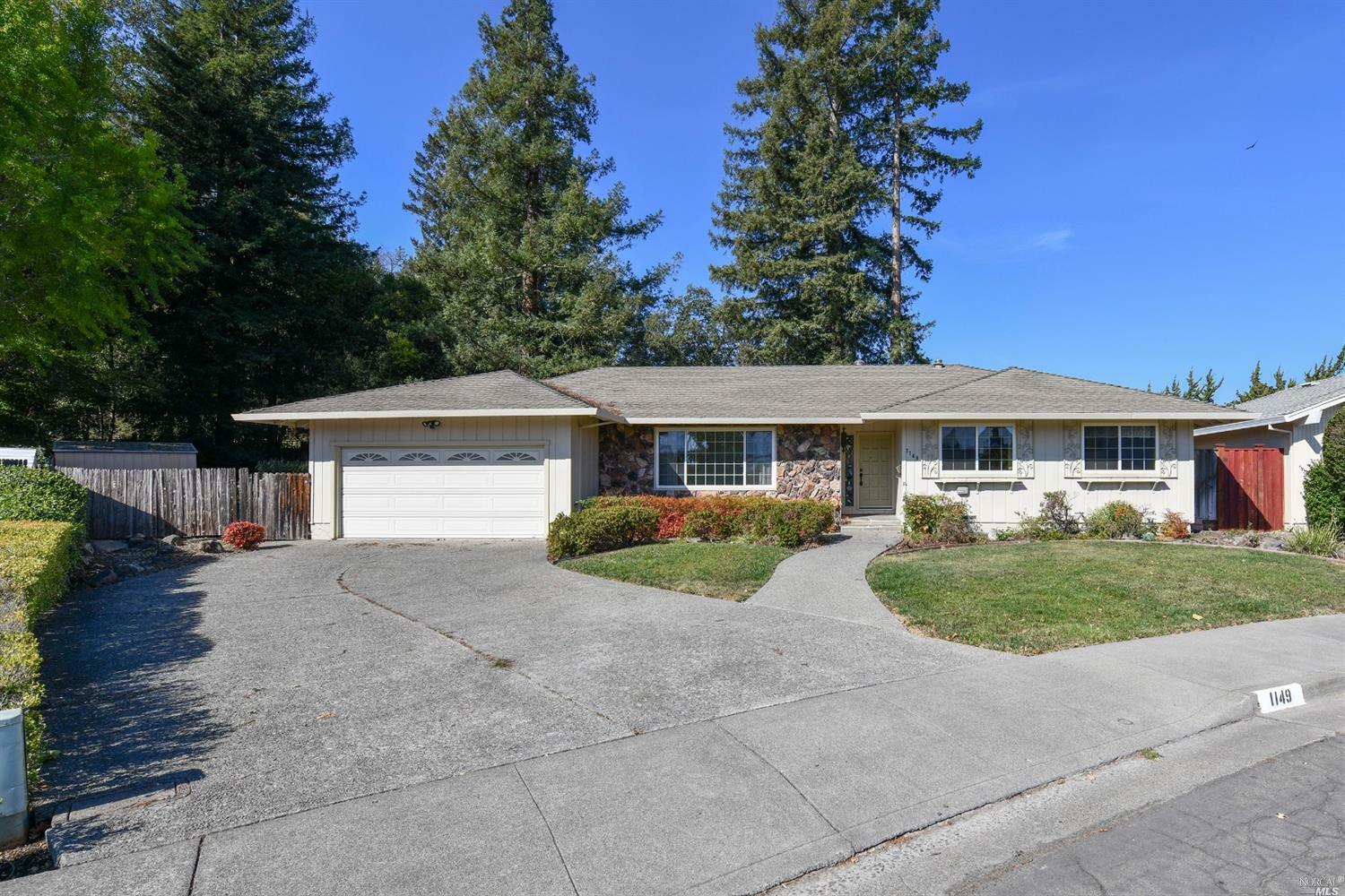 Property Photo:  1149 Lanewood Way  CA 95404 