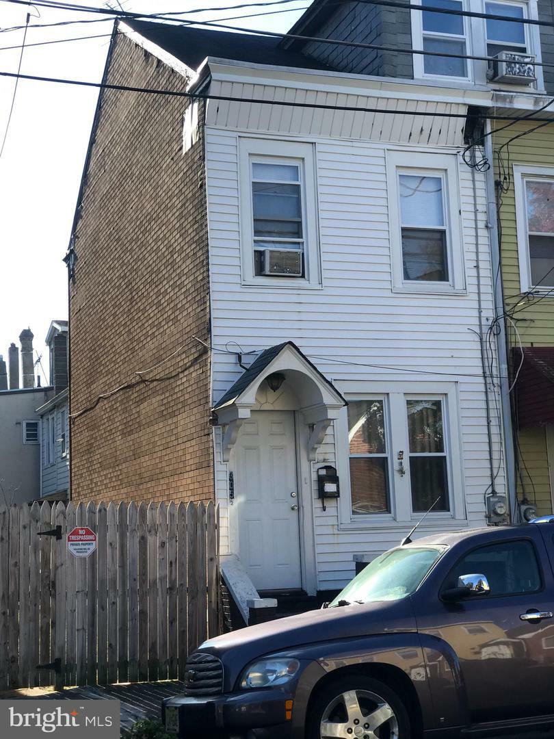 Property Photo:  305 Ashmore Avenue 1/2  NJ 08611 