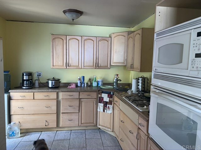 Property Photo: 803 Bonsall Street CA 92114