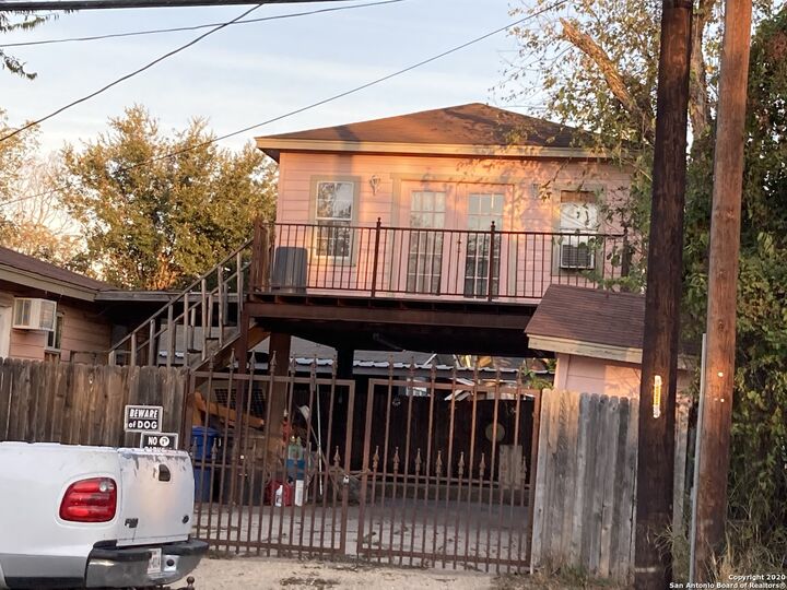 Property Photo:  3724 W Salinas St  TX 78207 