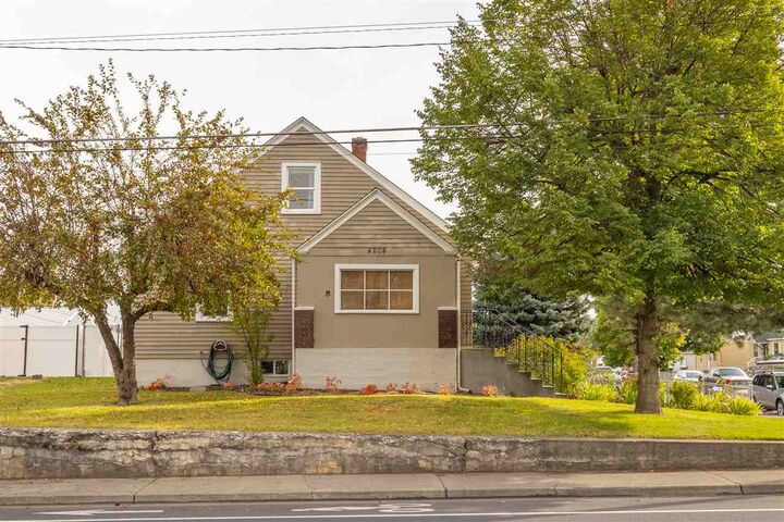 4204 N Crestline St  Spokane WA 99207 photo