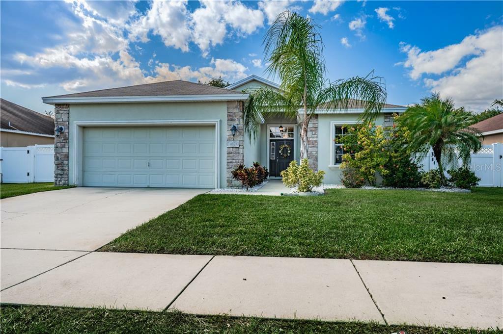 Property Photo:  10628 Carloway Hills Drive  FL 33598 