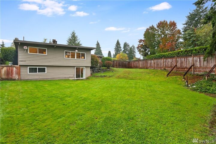 Property Photo: 15533 SE 10th St WA 98007