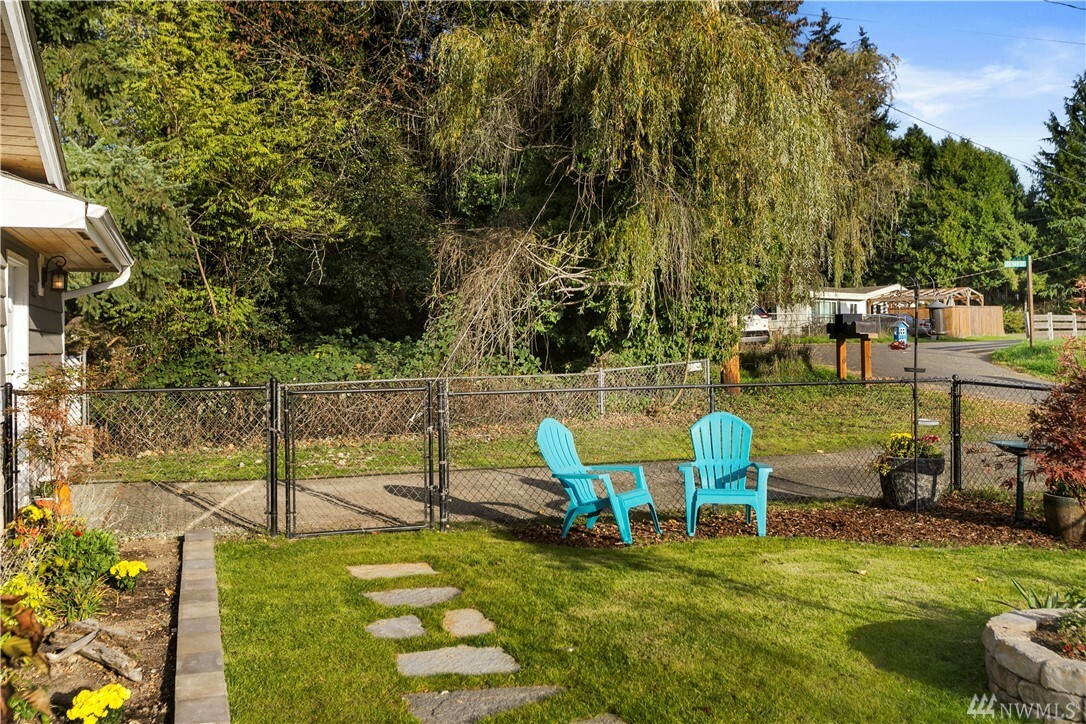 Property Photo:  14905 130th Ave SE  WA 98058 