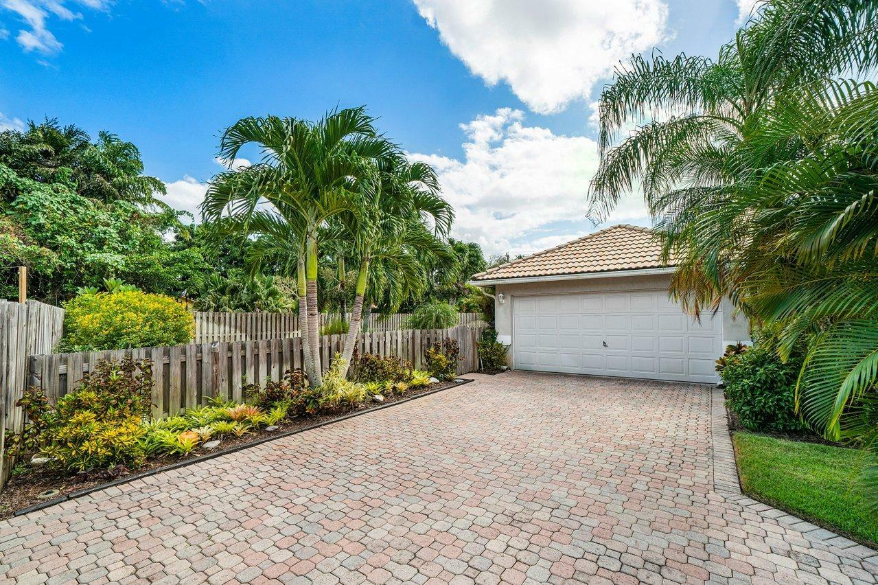 Property Photo: 5271 Grande Palm Circle FL 33484