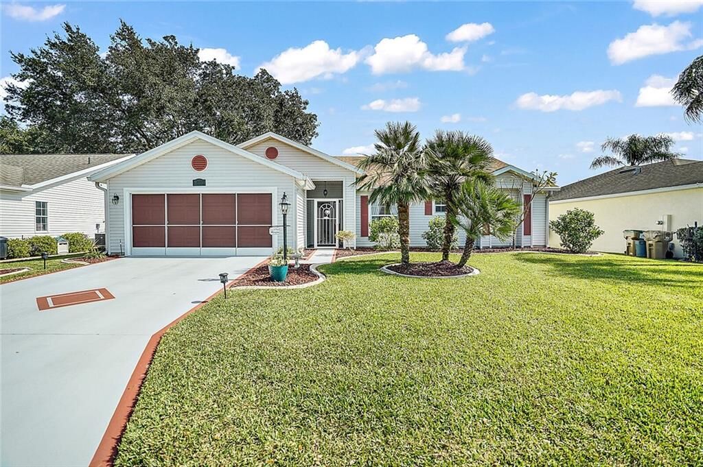 Property Photo:  4030 River Crest Circle  FL 34748 