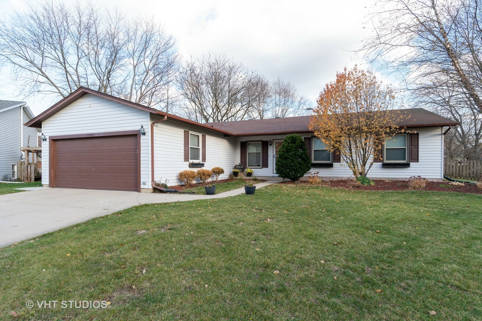 Property Photo:  2433 Oakdale Court  IL 60504 