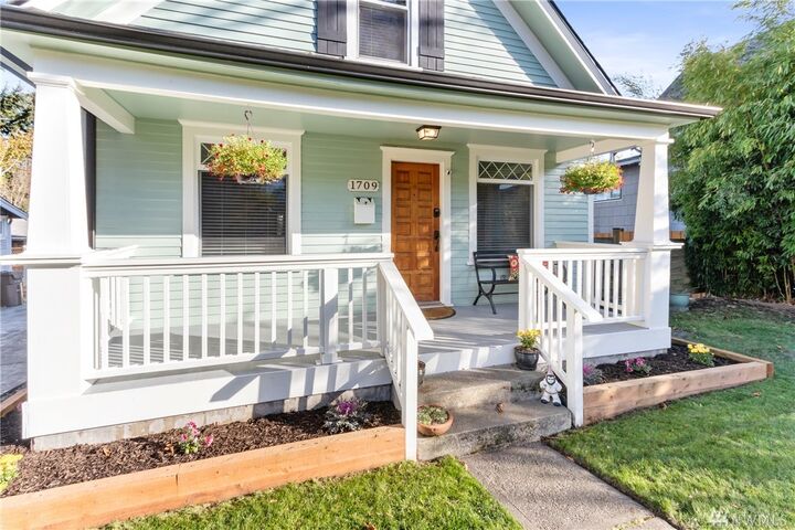 Property Photo: 1709 N Oakes St WA 98406