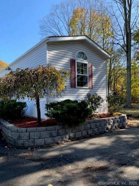 Property Photo: 1012 Old Colony Rd 69 CT 06451