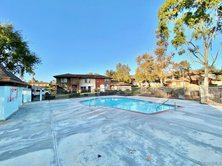 Property Photo: 318 Graves Ct CA 92021