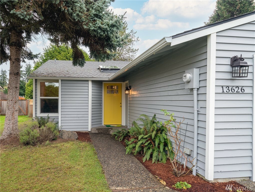 Property Photo: 13626 133rd Ave NE WA 98034