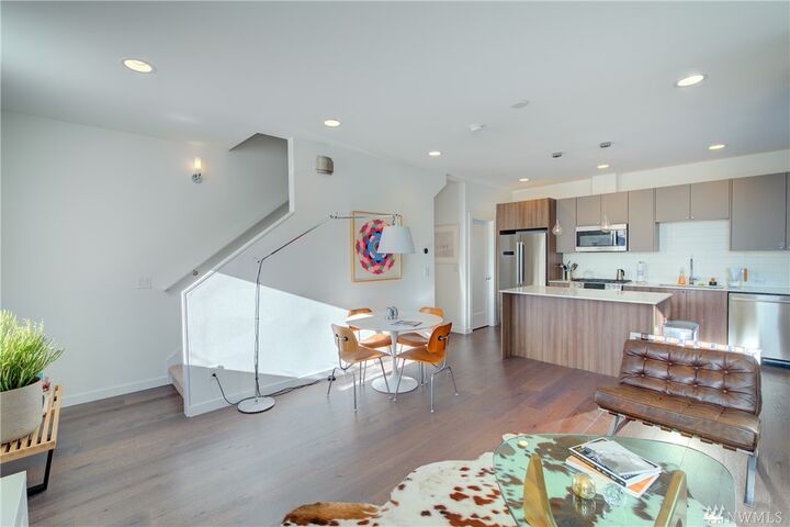 Property Photo:  114 16th Ave B  WA 98122 