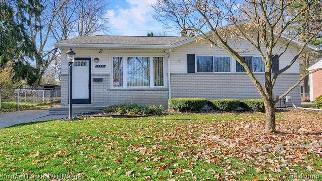 Property Photo: 22645 Power Road MI 48336