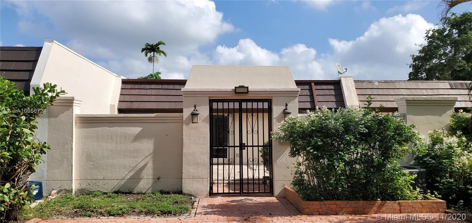 Property Photo: 7367 Big Cypress Ct 7367 FL 33014