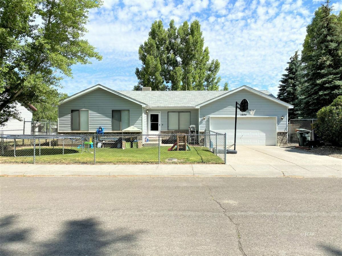 Property Photo: 1694 Colt Circle NV 89801