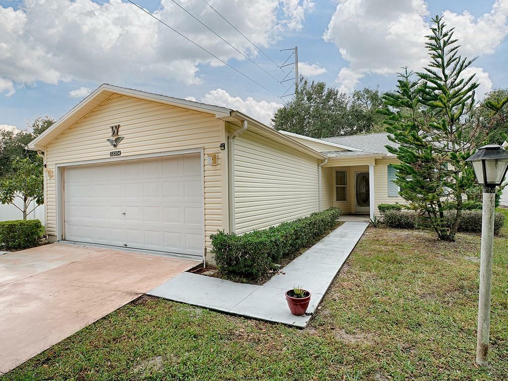 Property Photo:  32204 Summertree Circle  FL 34748 