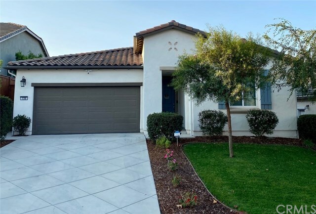 Property Photo:  736 Apple Tree Way  CA 93455 