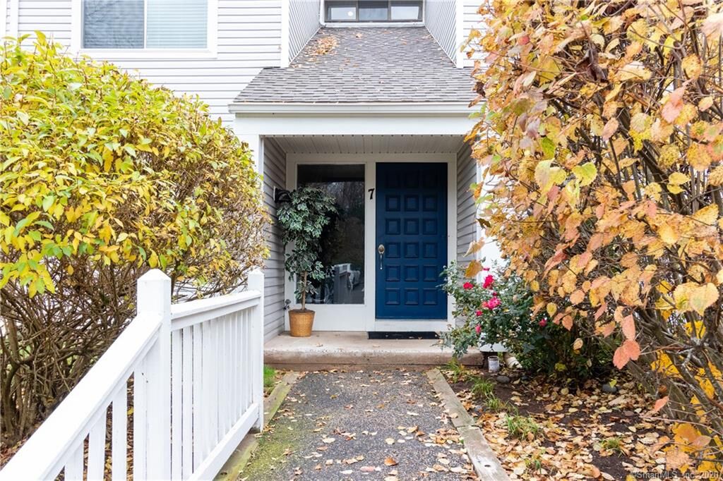 Property Photo: 7 Brookwood Drive F CT 06067