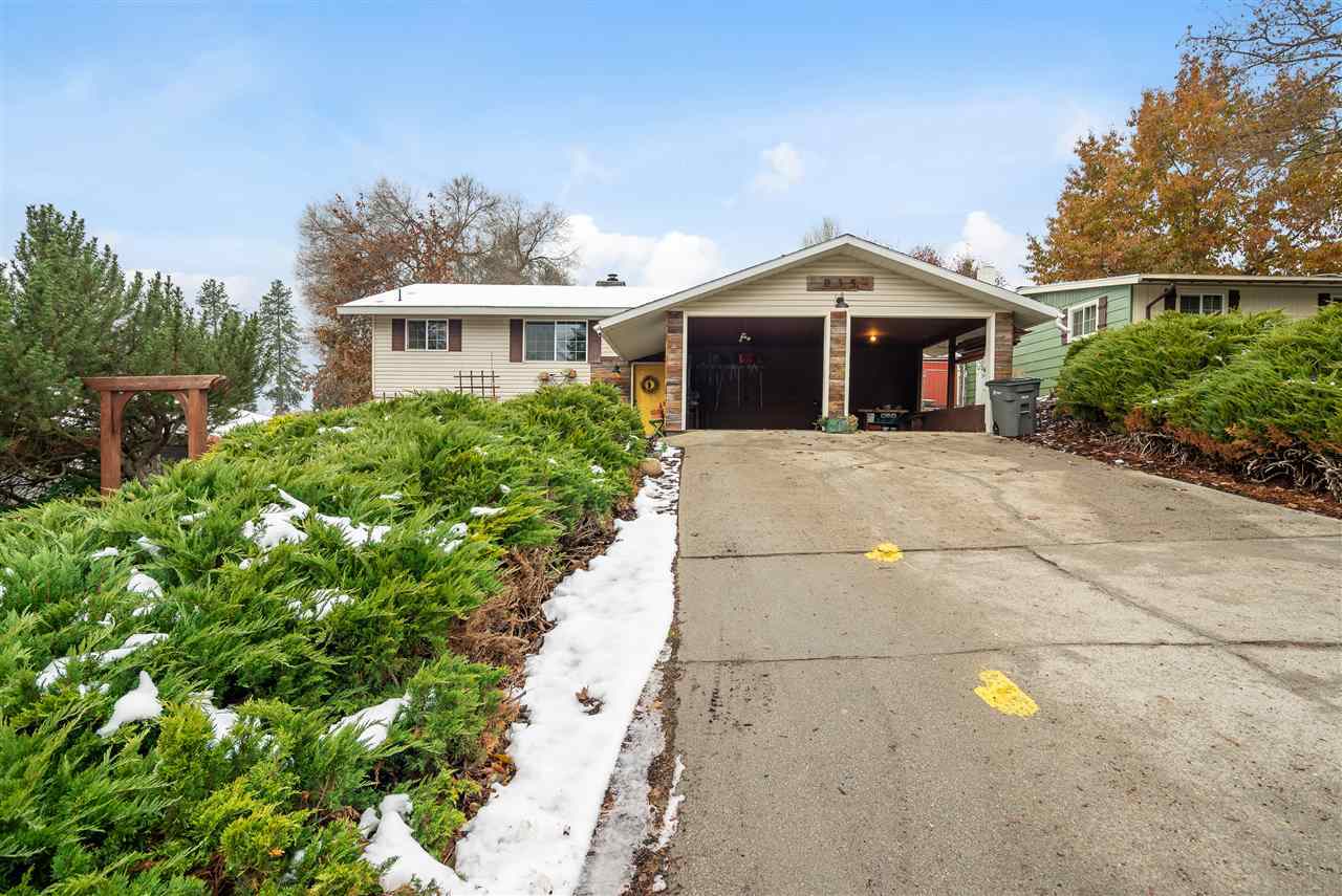 Property Photo:  835 N Alder St  WA 99114-9437 