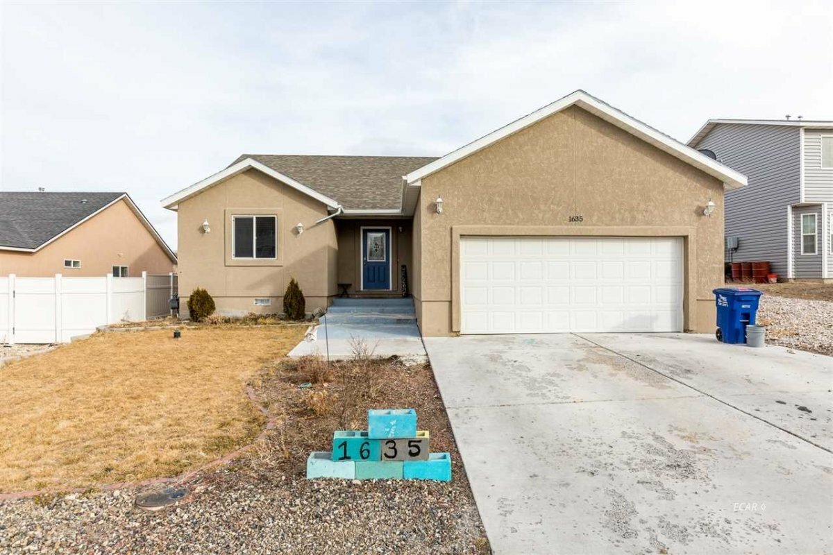 Property Photo: 1635 Winchester Dr. NV 89801