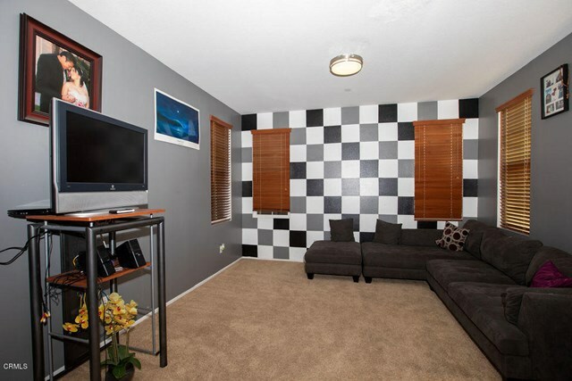 Property Photo:  1074 N A Street  CA 93030 