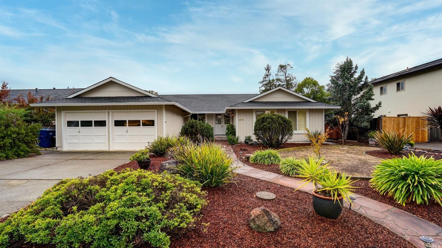 Property Photo: 370 San Luis Way CA 94945