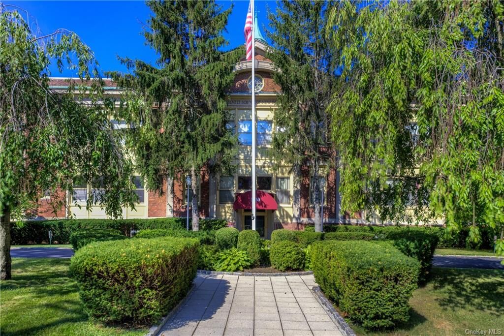 Property Photo: 1250 N Avenue 215 NY 10804
