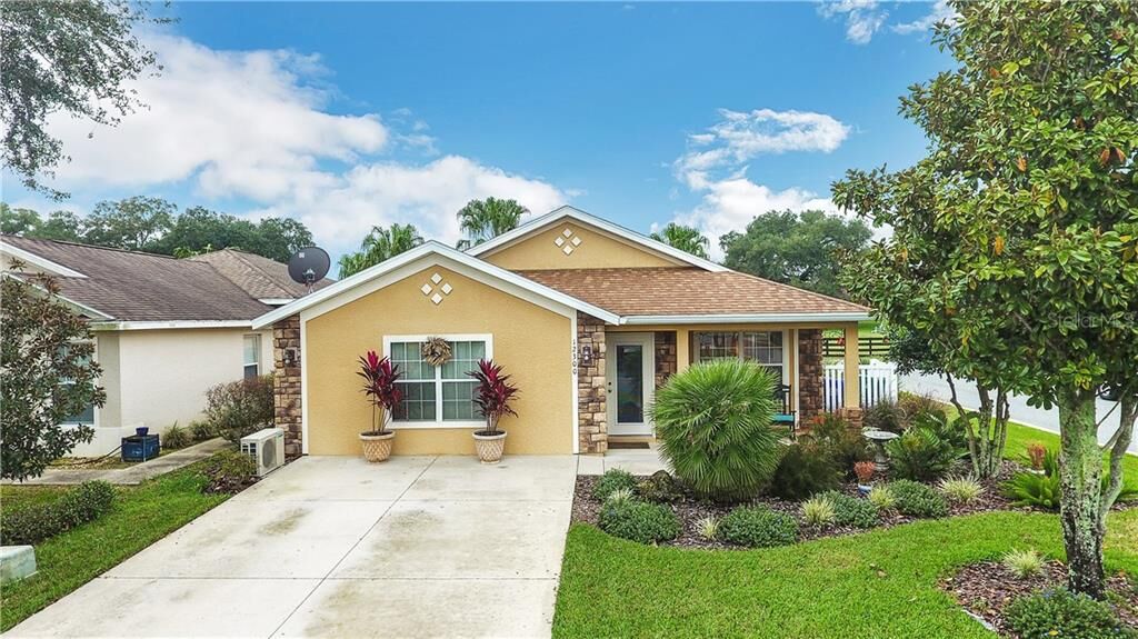 Property Photo: 12300 NE 50th Court FL 34484