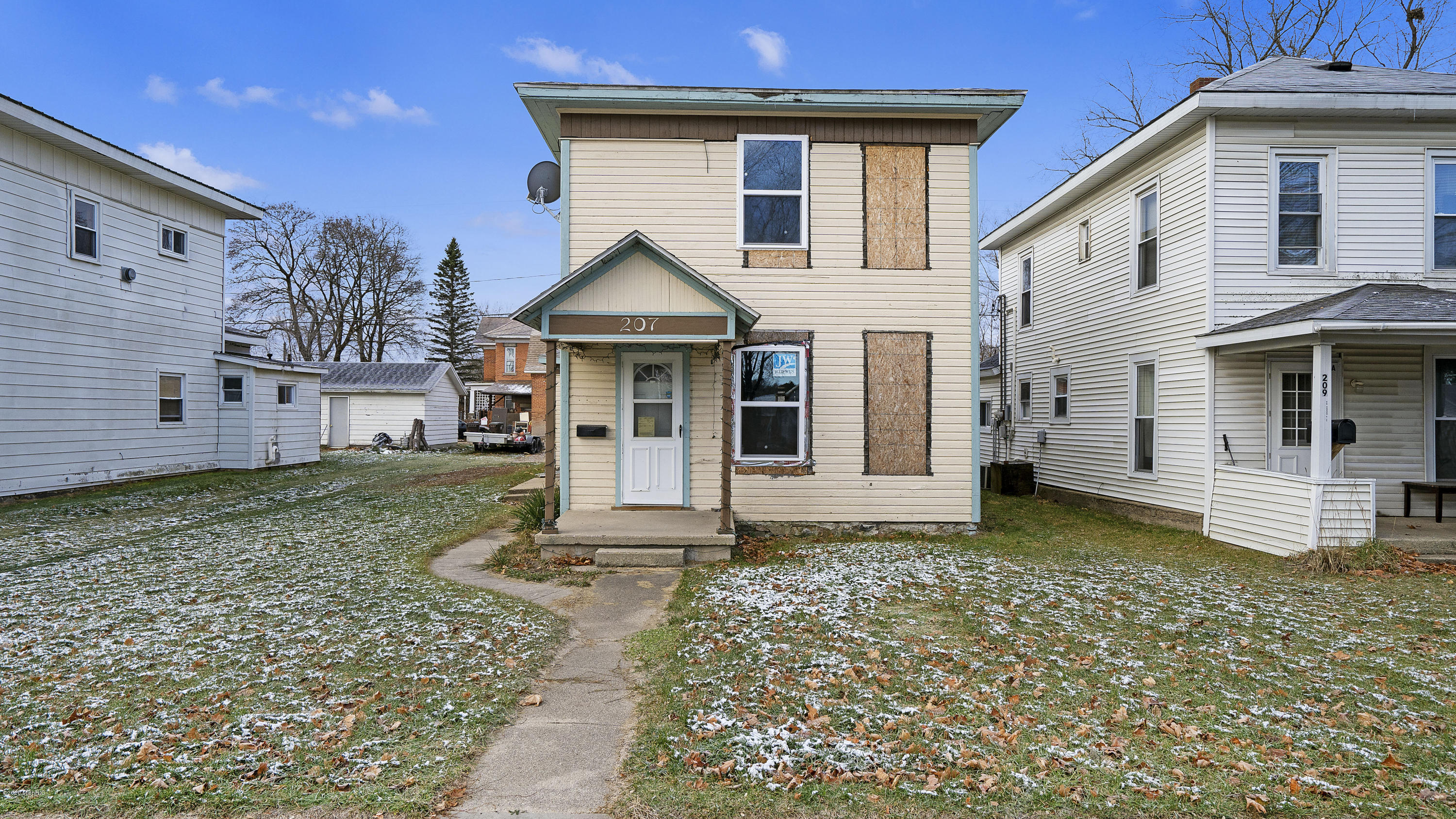Property Photo:  207 N 3rd Avenue  MI 49307 