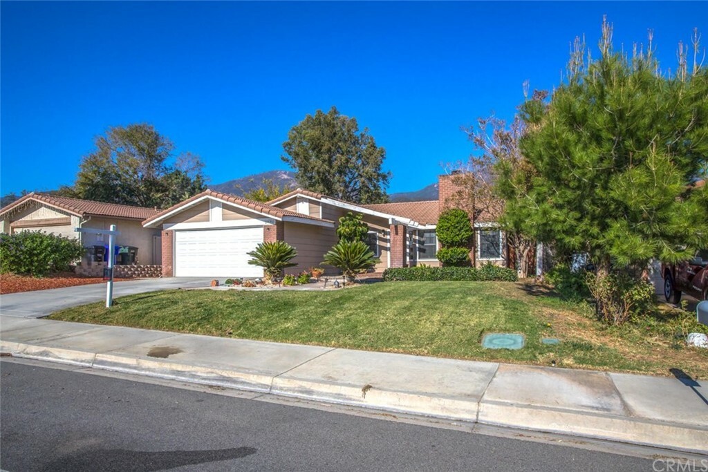 Property Photo: 2534 Irvington Avenue CA 92407