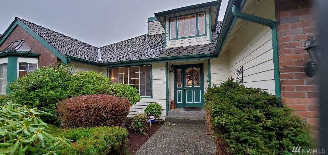 Property Photo:  1083 SW 332nd Place  WA 98023 