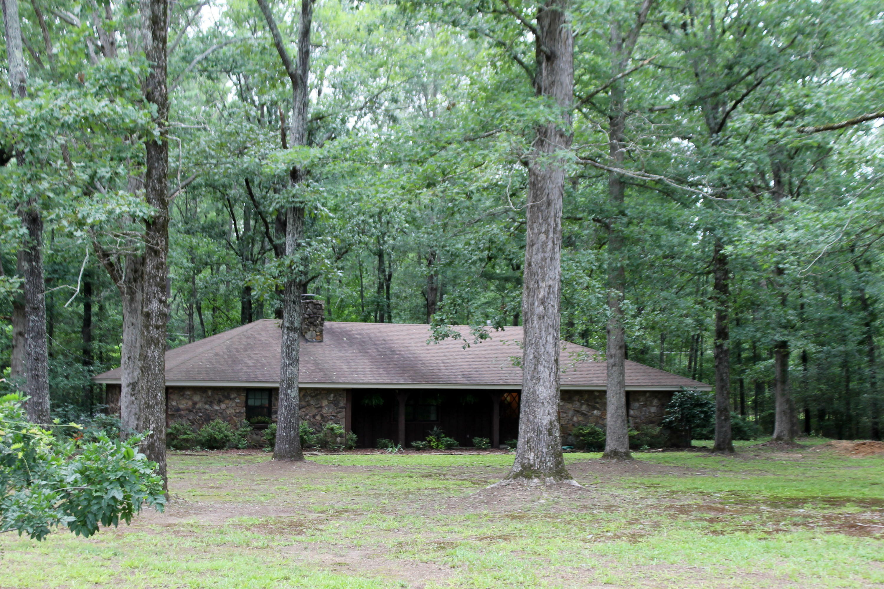 Property Photo:  285 Fowler Dr  MS 39702 