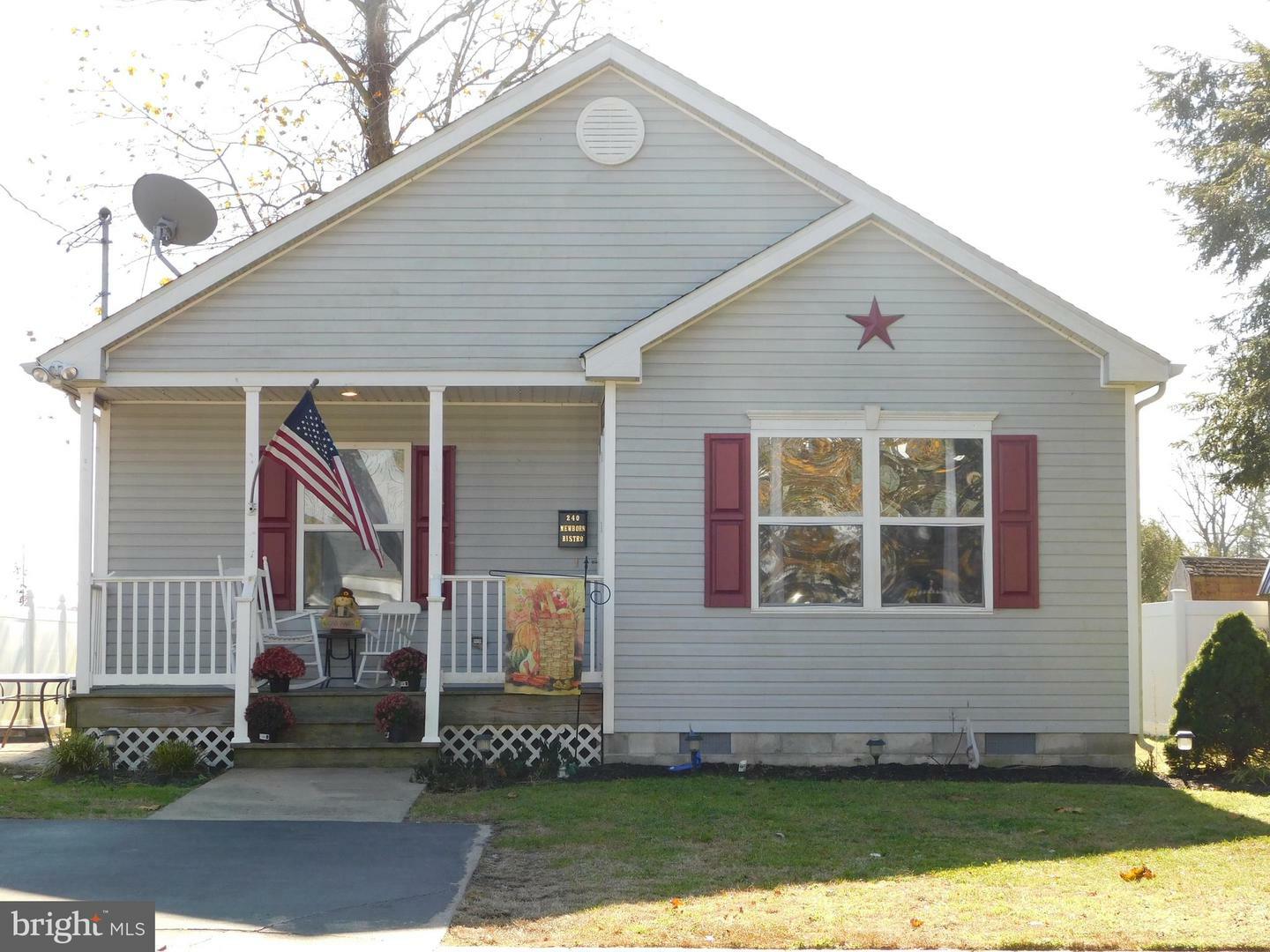 Property Photo: 240 W 10th Street DE 19956