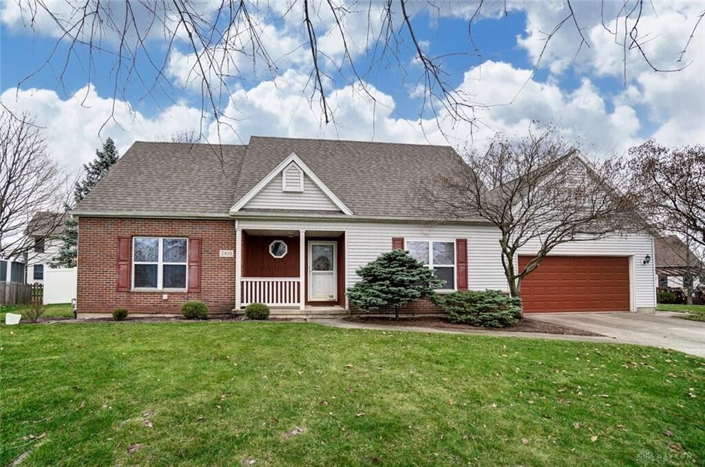 Property Photo: 2851 Red Oak Circle OH 45373