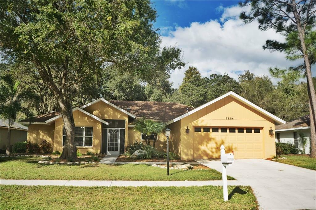 5559 Bent Oak Drive  Sarasota FL 34232 photo