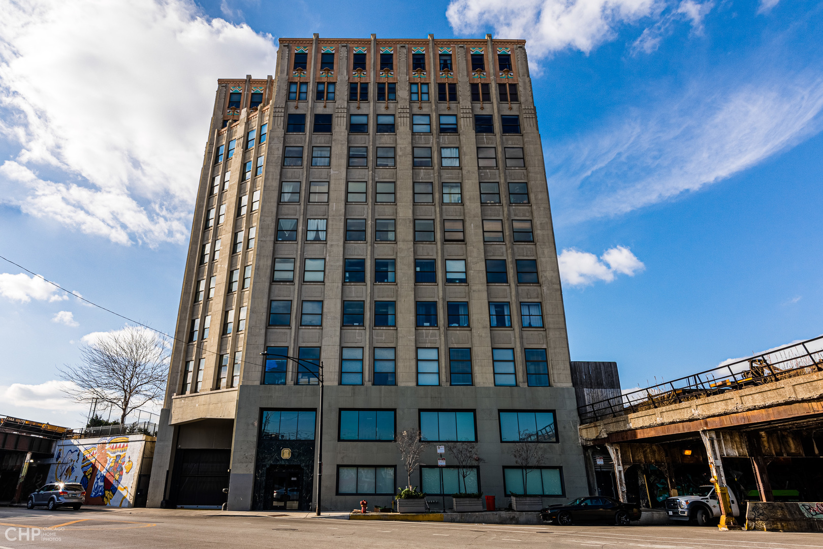 Property Photo: 1550 S Blue Island Avenue 705 IL 60608