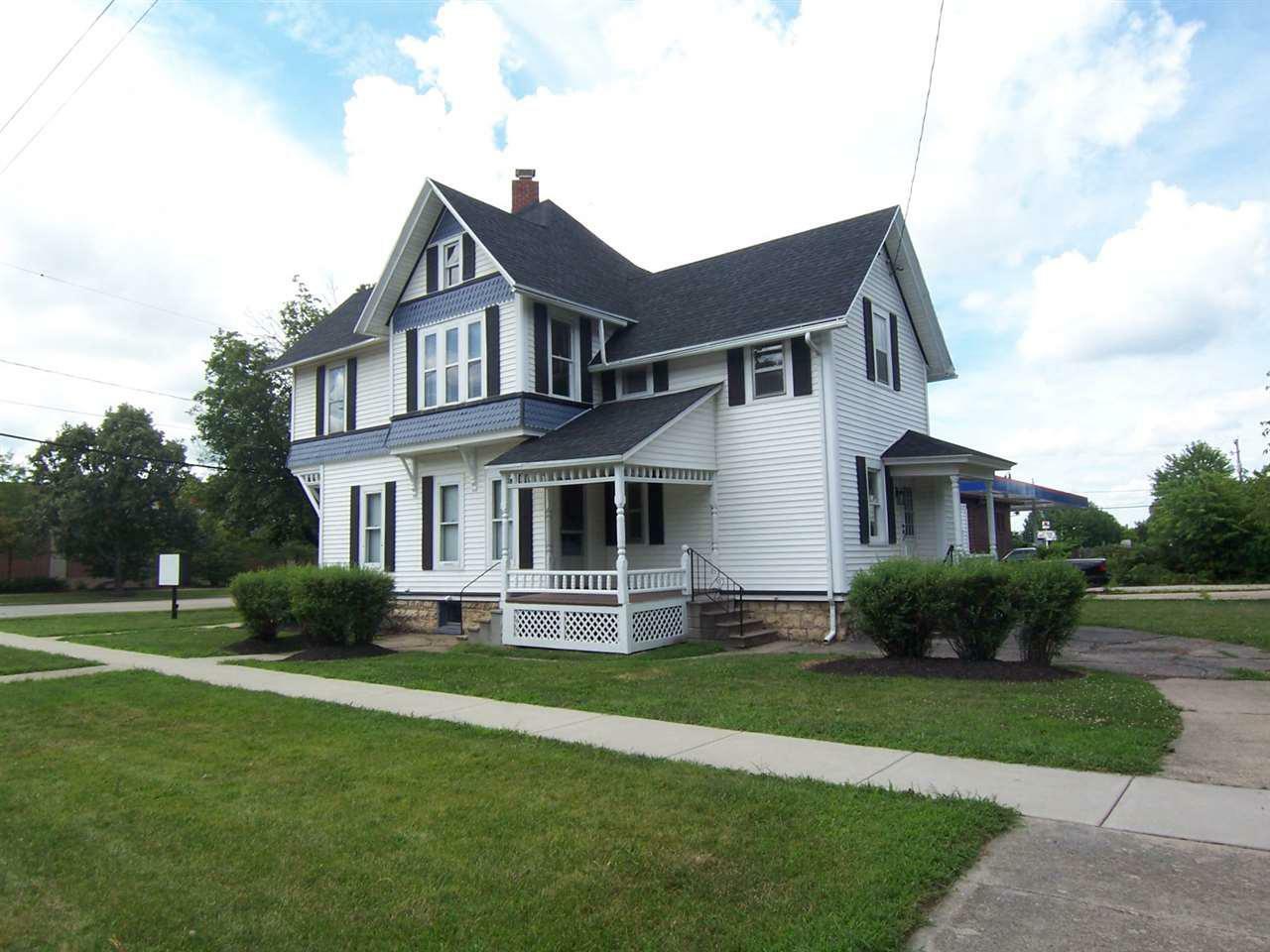 Property Photo:  925 Broad St  WI 53511 