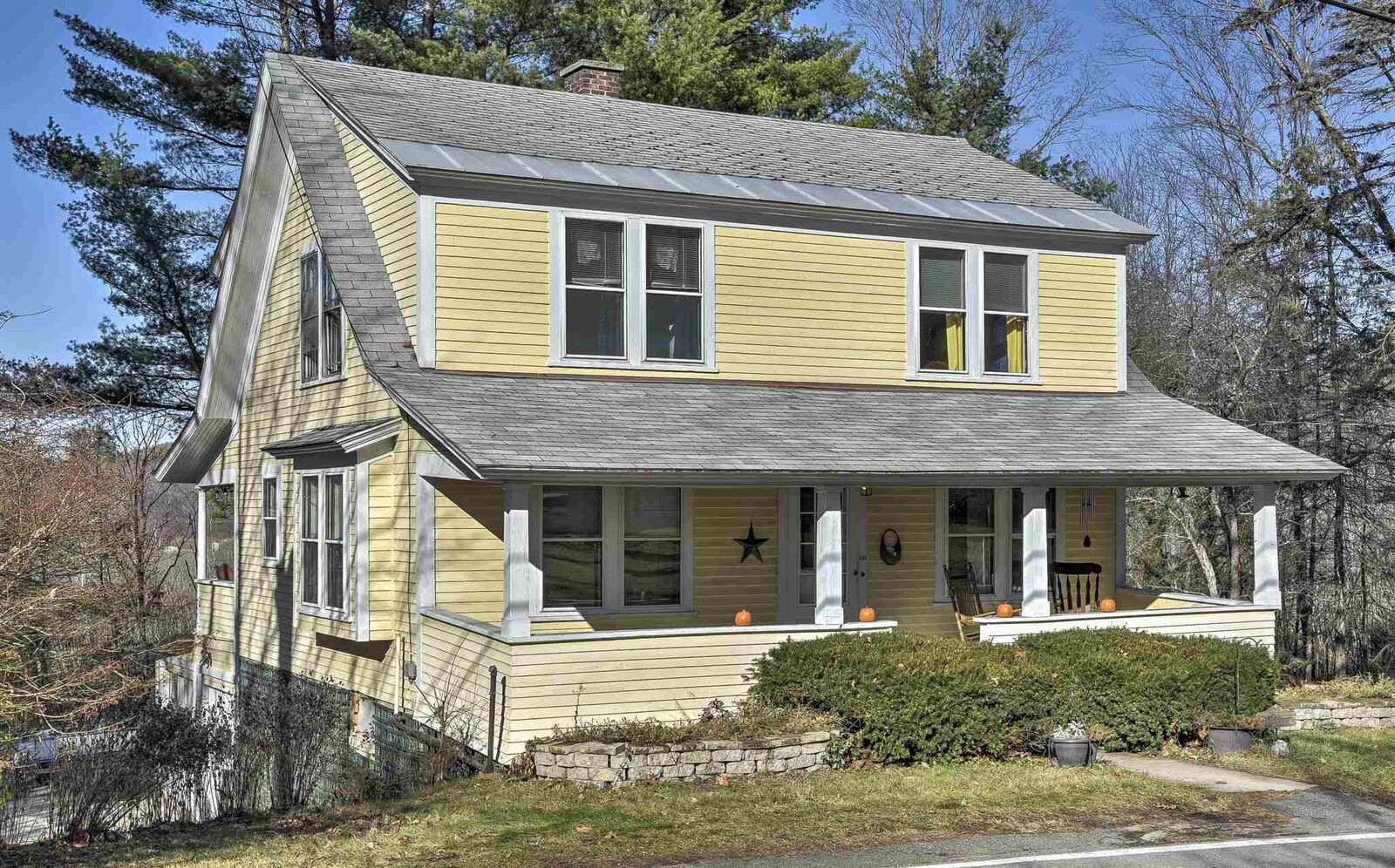 Property Photo: 110 N Lincoln Street NH 03431