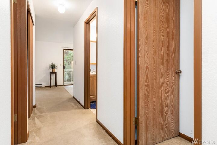 Property Photo:  325 NE Kettle St 205  WA 98277 