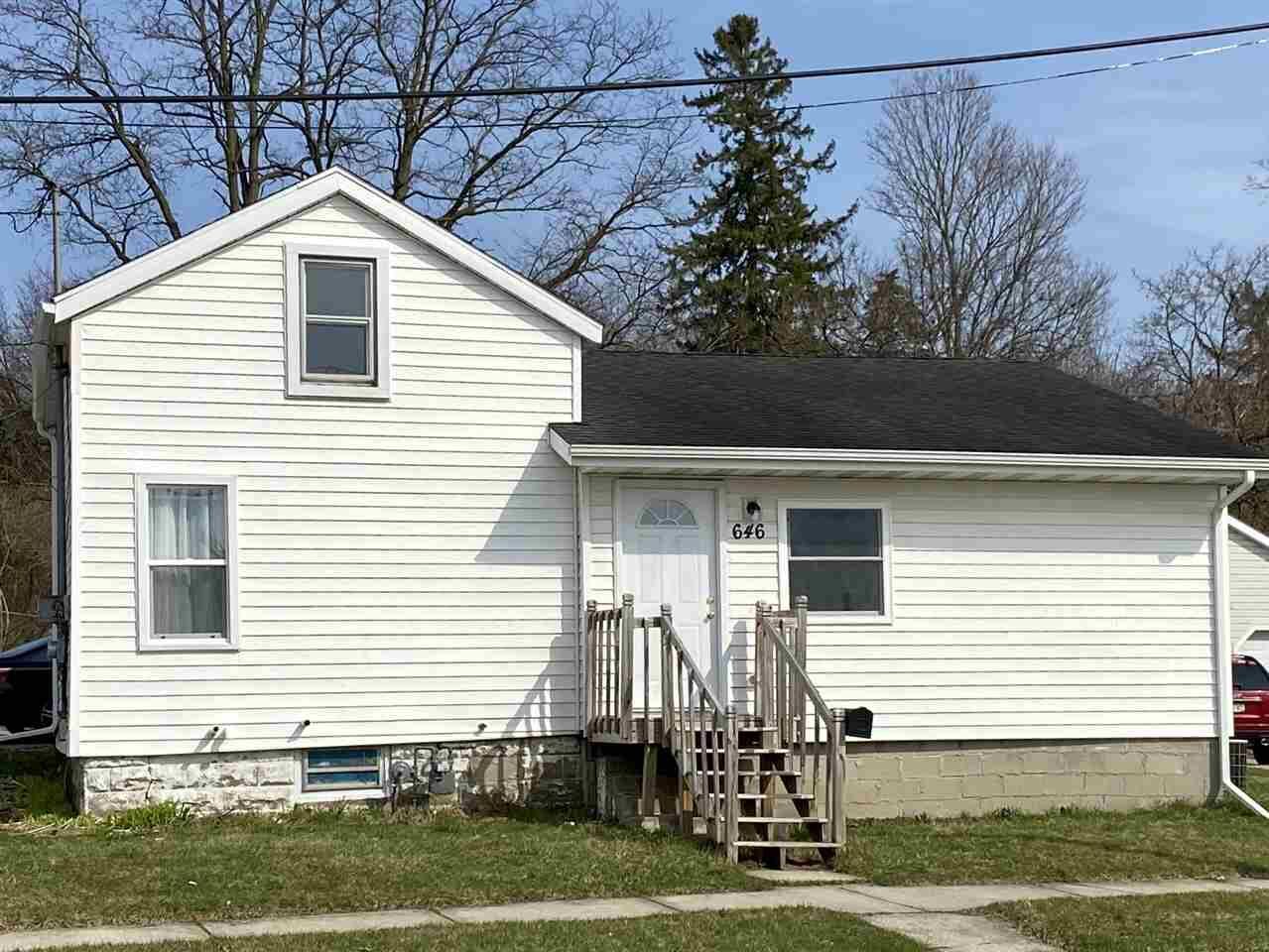 Property Photo:  646 Harding St  WI 53545 