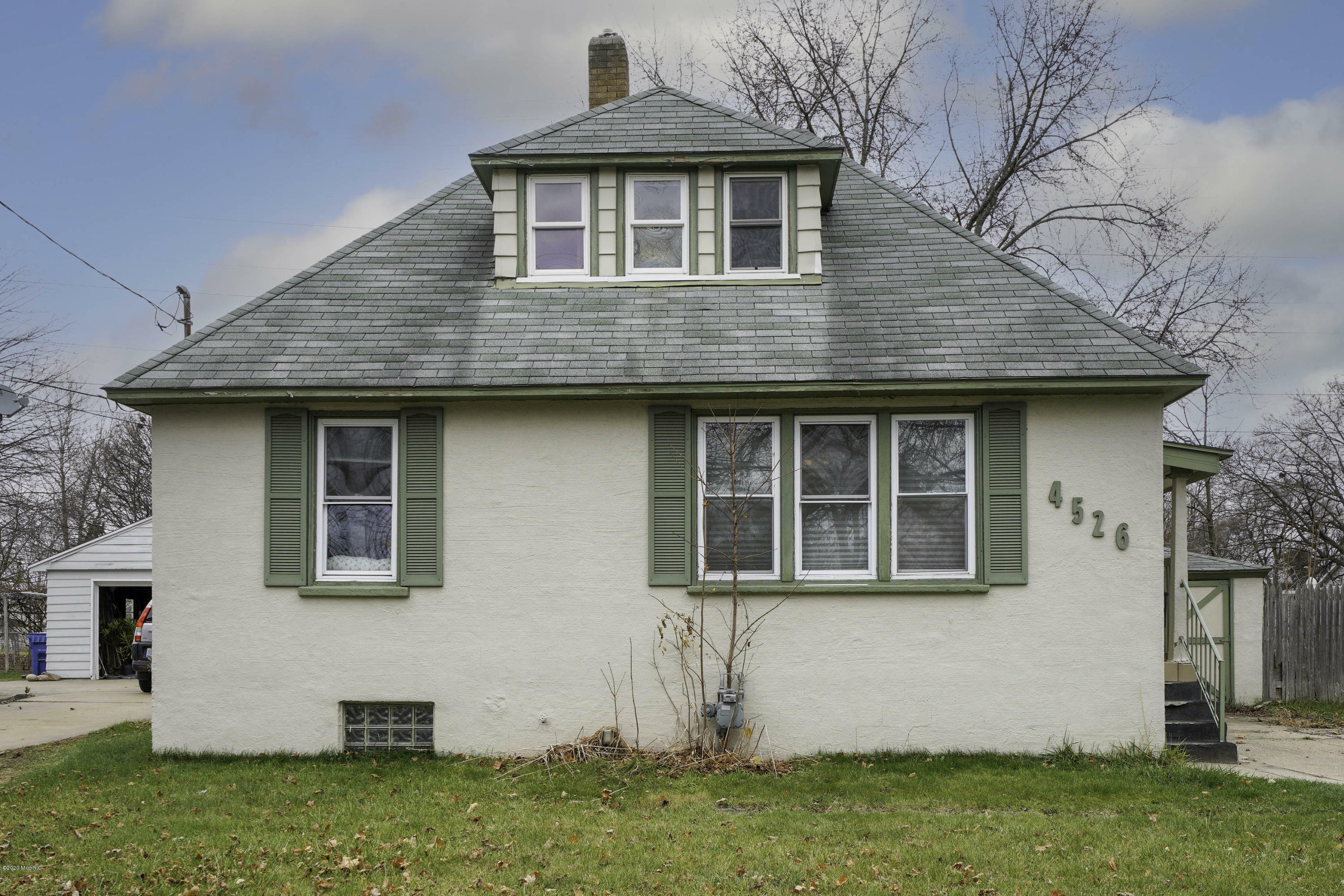 Property Photo:  4526 Walton Avenue SW  MI 49548 