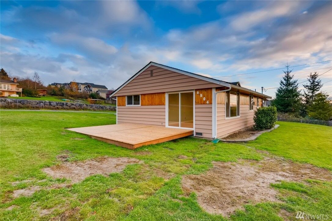 Property Photo:  6804 40th St NE  WA 98270 