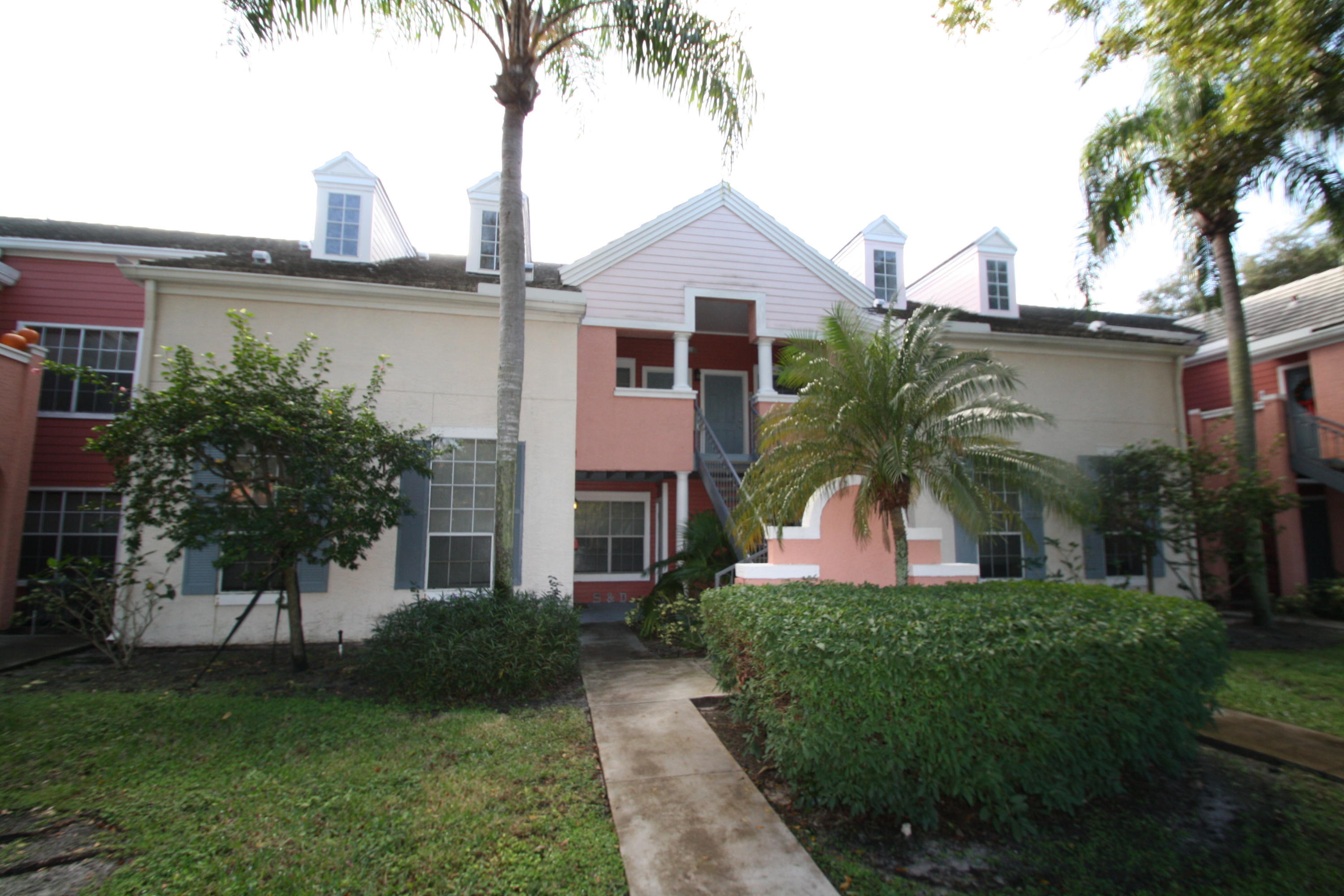 Property Photo:  1011 Crystal Way L  FL 33444 