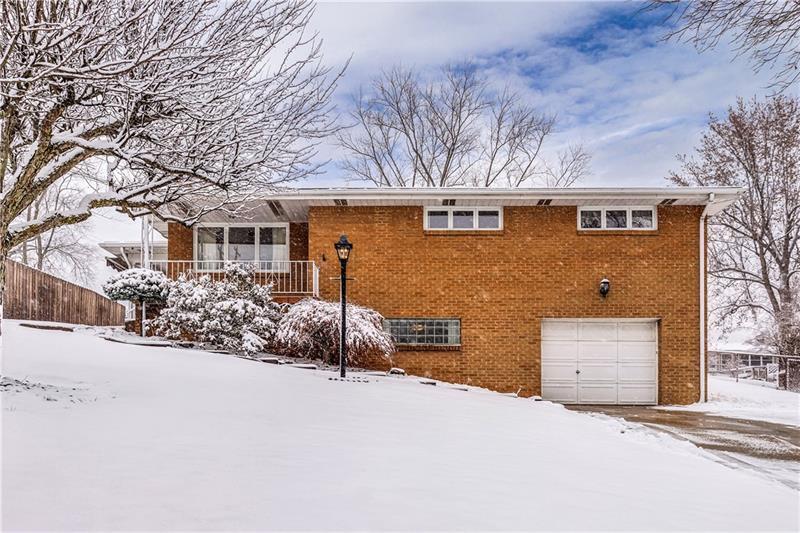 Property Photo: 431 Sharon Road PA 15108