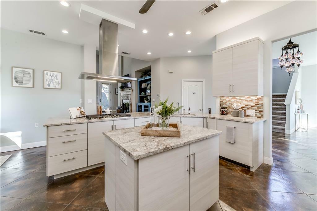 Property Photo: 1600 W 39 1/2 Street TX 78756