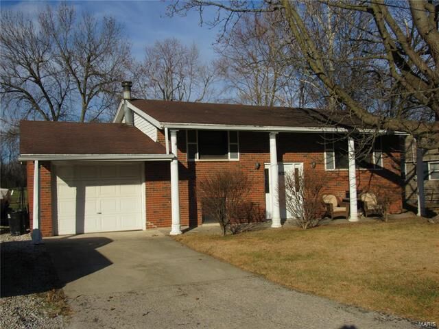 Property Photo:  112 George St.  IL 62012 