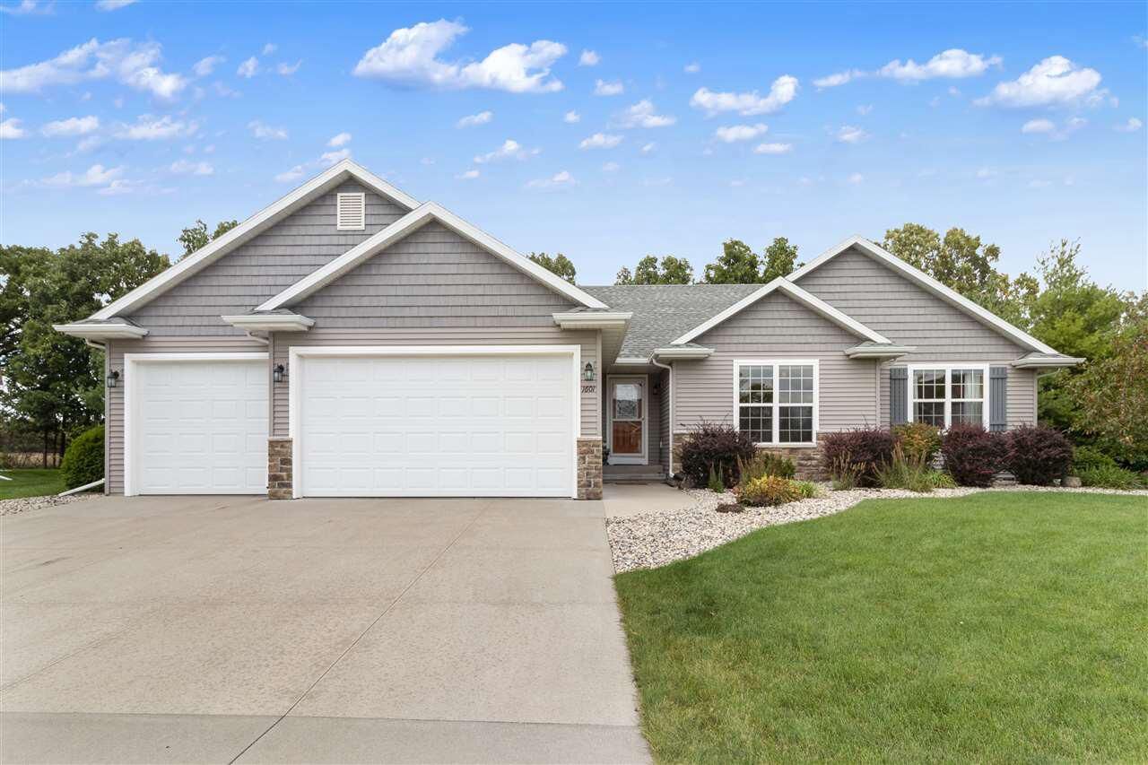 Property Photo: 1601 Bluebird Court WI 54956-1991