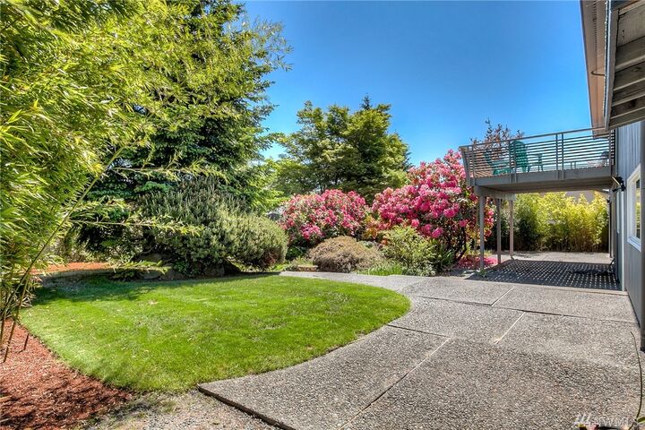 Property Photo:  23250 19th Ave S  WA 98198 