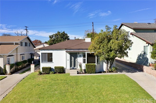 Property Photo:  827 E Cypress Avenue  CA 91501 